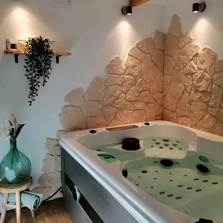 Parenthese Et A Deux Pas De La Place Stanislas